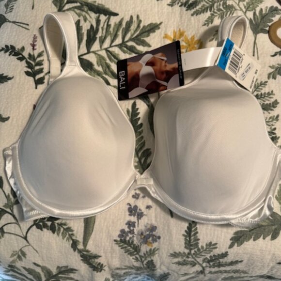 Bali Bra 38DDD White New With Tags - Picture 1 of 3